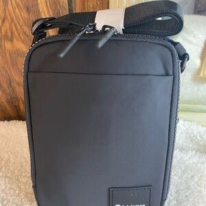 lululemon athletica Easy Access Crossbdy Black Belt Bag Minimalist Design NWT